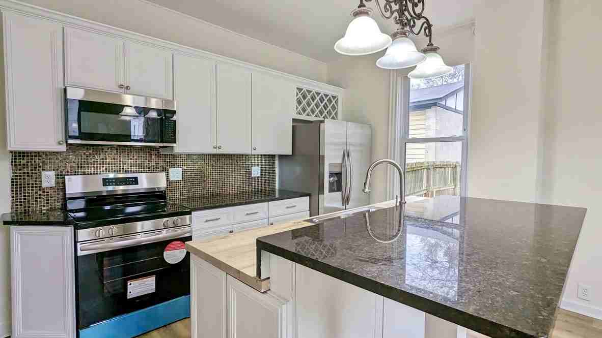 1712 Sherman Ave #NA - Photo 2 of 28