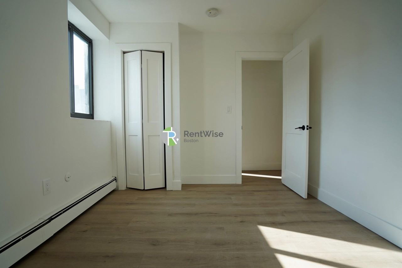 745 E 6th St #22 - Photo 6 of 11