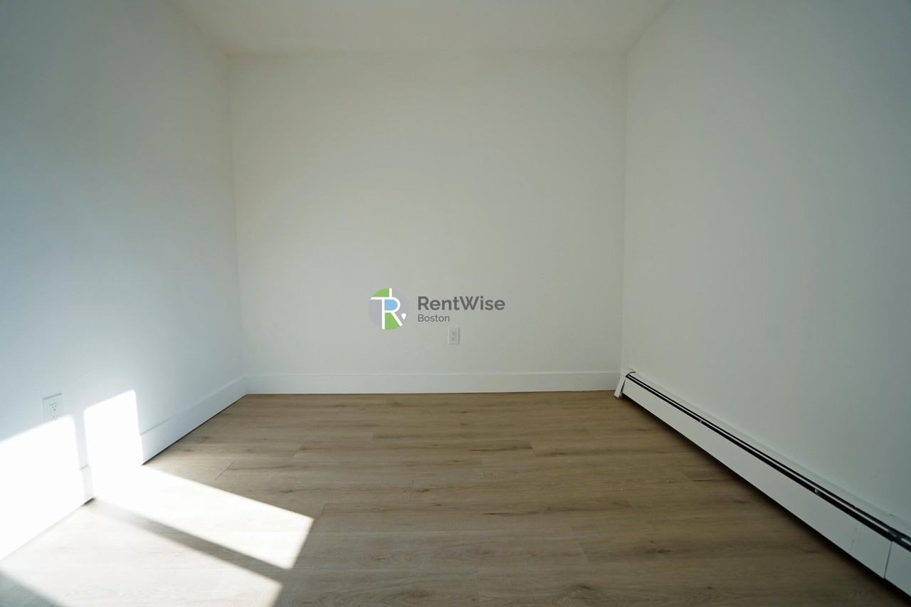 745 E 6th St #22 - Photo 7 of 11