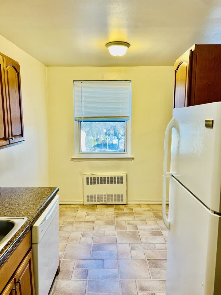 70 Croton Ave #6E - Photo 7 of 10