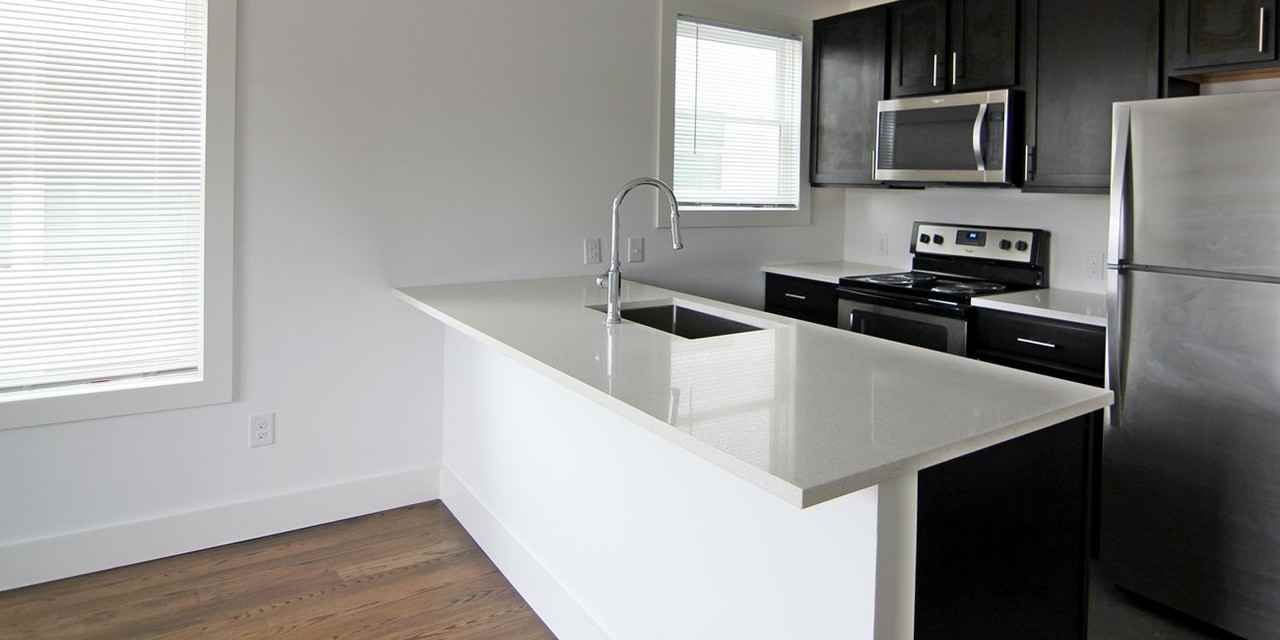 4300 Junius St #B - Photo 2 of 7