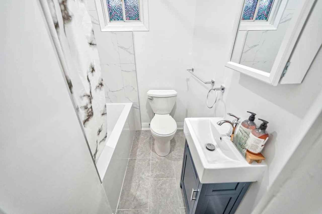 471 Warden Avenue - Photo 2 of 7