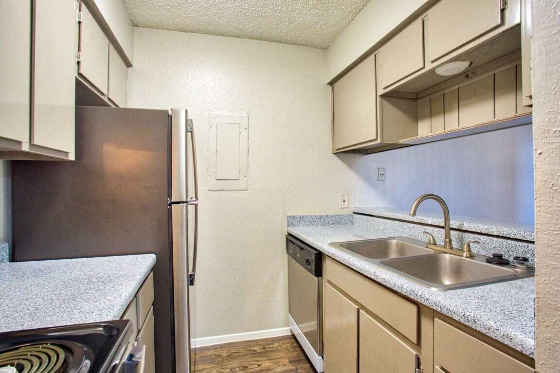 The Carriages - Photo 4 of 28