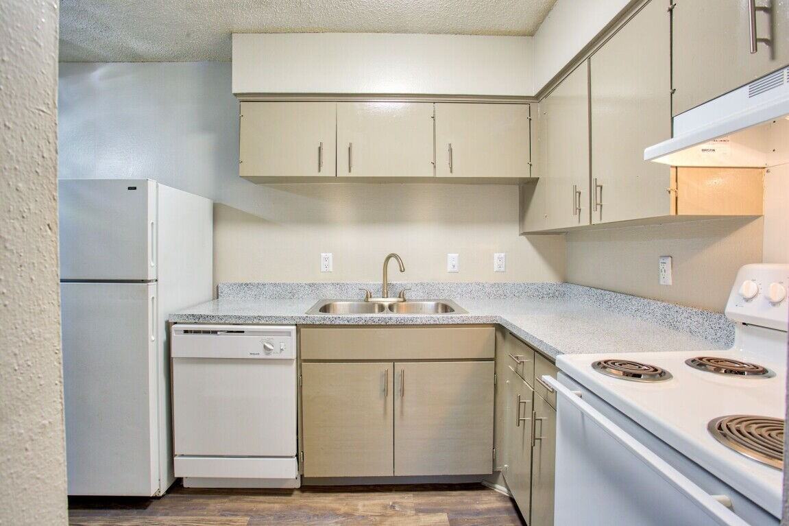 The Carriages - Photo 3 of 28