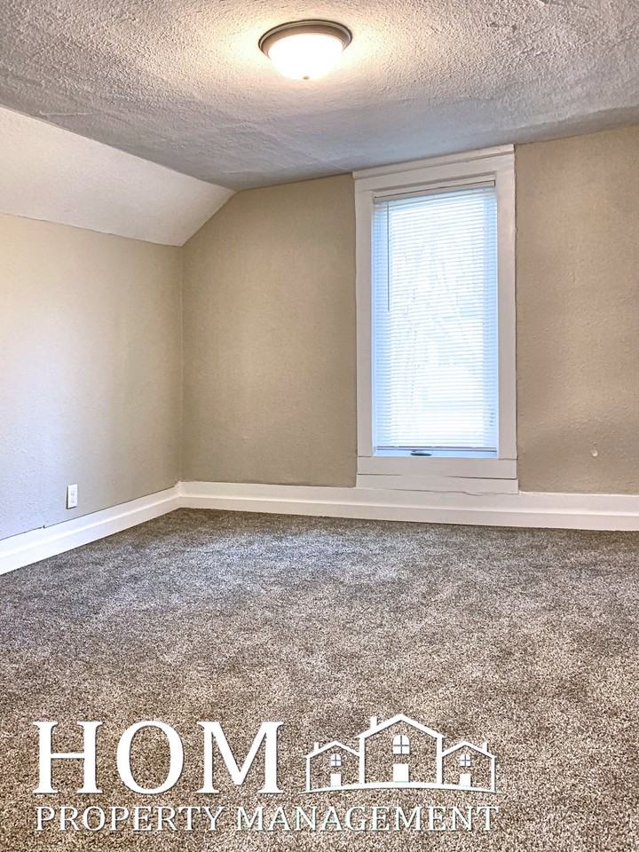 914 N 6th St #1 - Photo 6 of 12