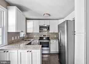 2617 E Maple St #1 - Photo 1 of 1