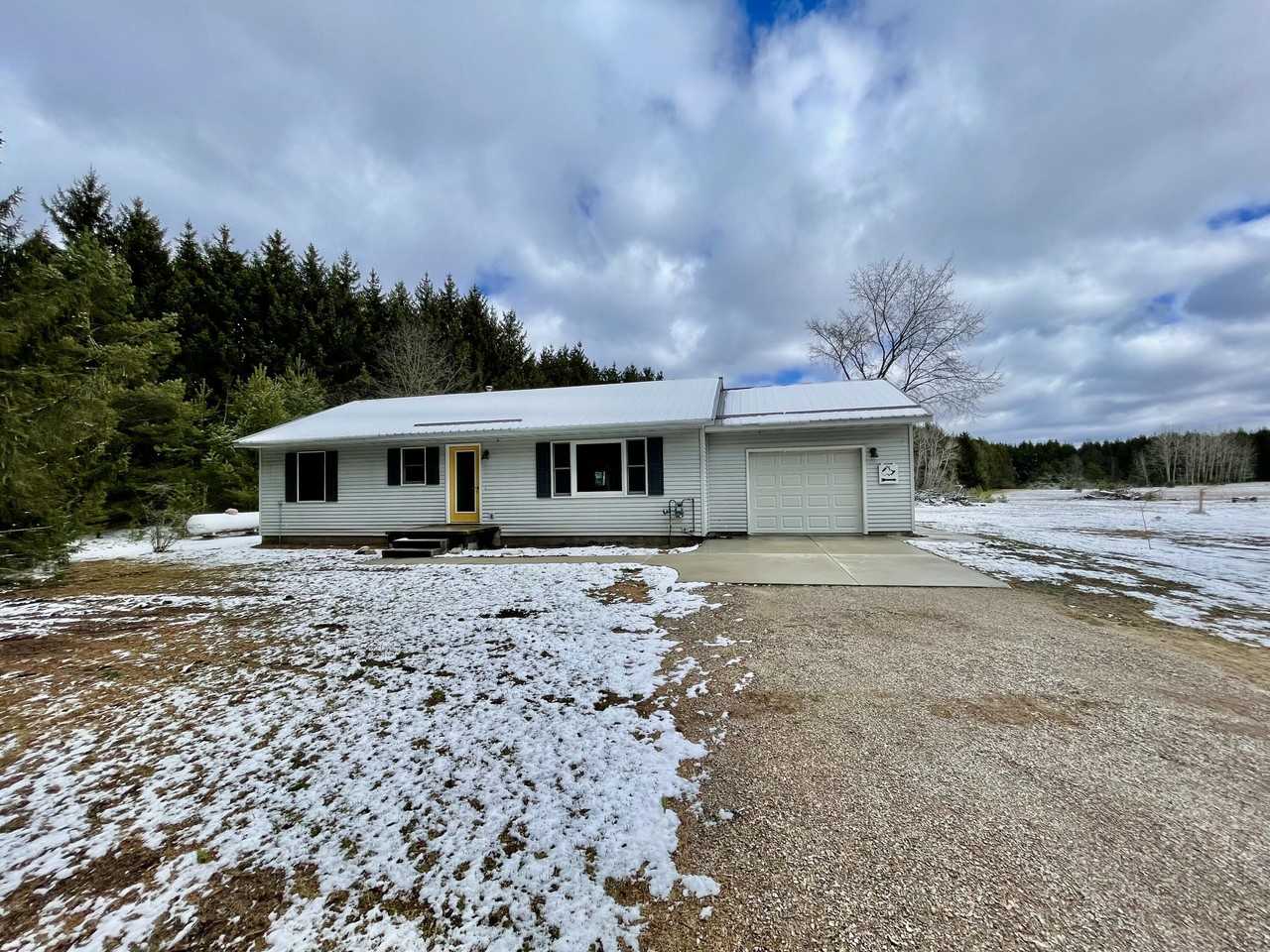 6683 Kenny Rd - Photo 2 of 21