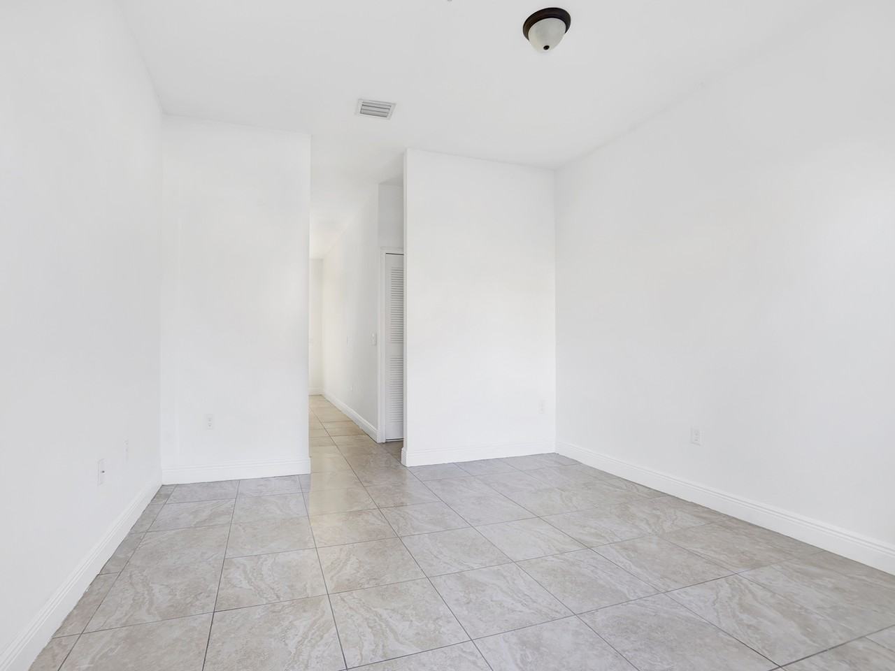 18260 Nw 59th Ave #18260-206 - Photo 2 of 14