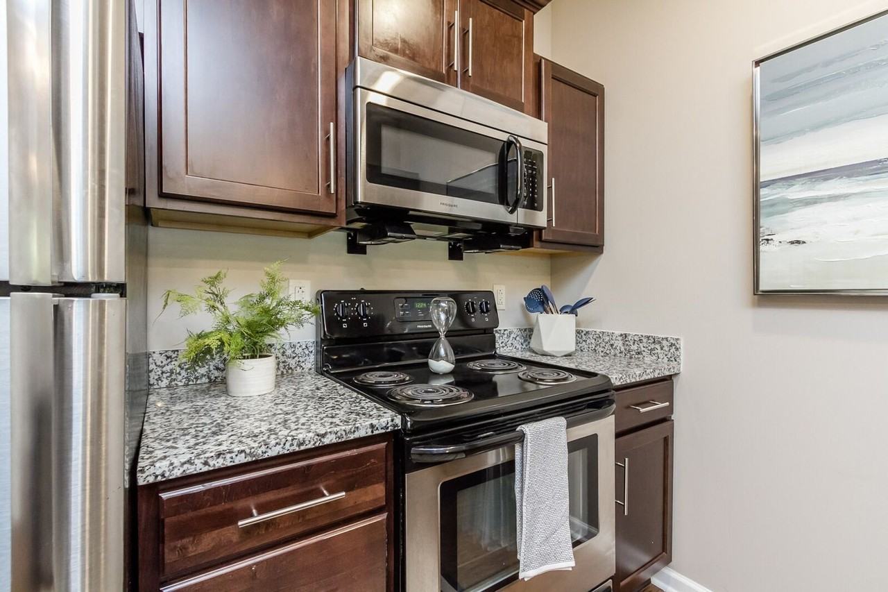 Waters Edge - Photo 6 of 50