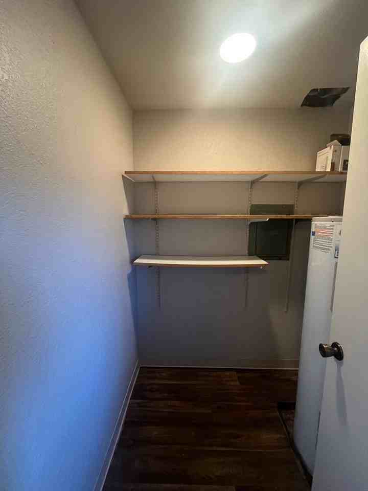 329 S 40th Pl - Photo 5 of 13