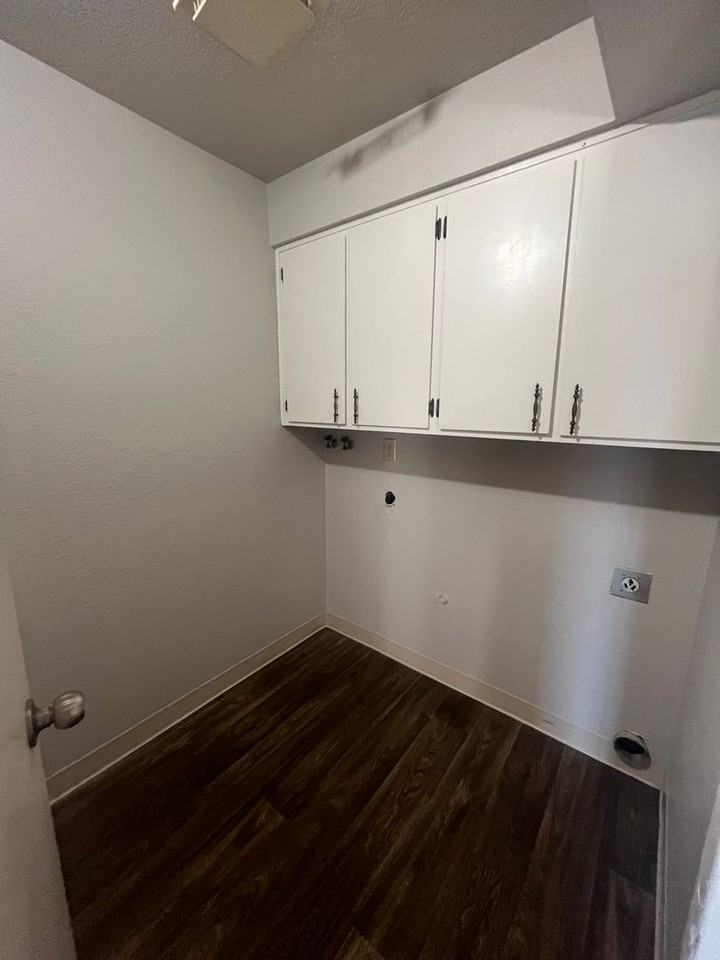 329 S 40th Pl - Photo 6 of 13
