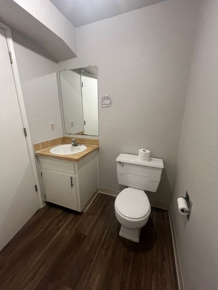 329 S 40th Pl - Photo 7 of 13