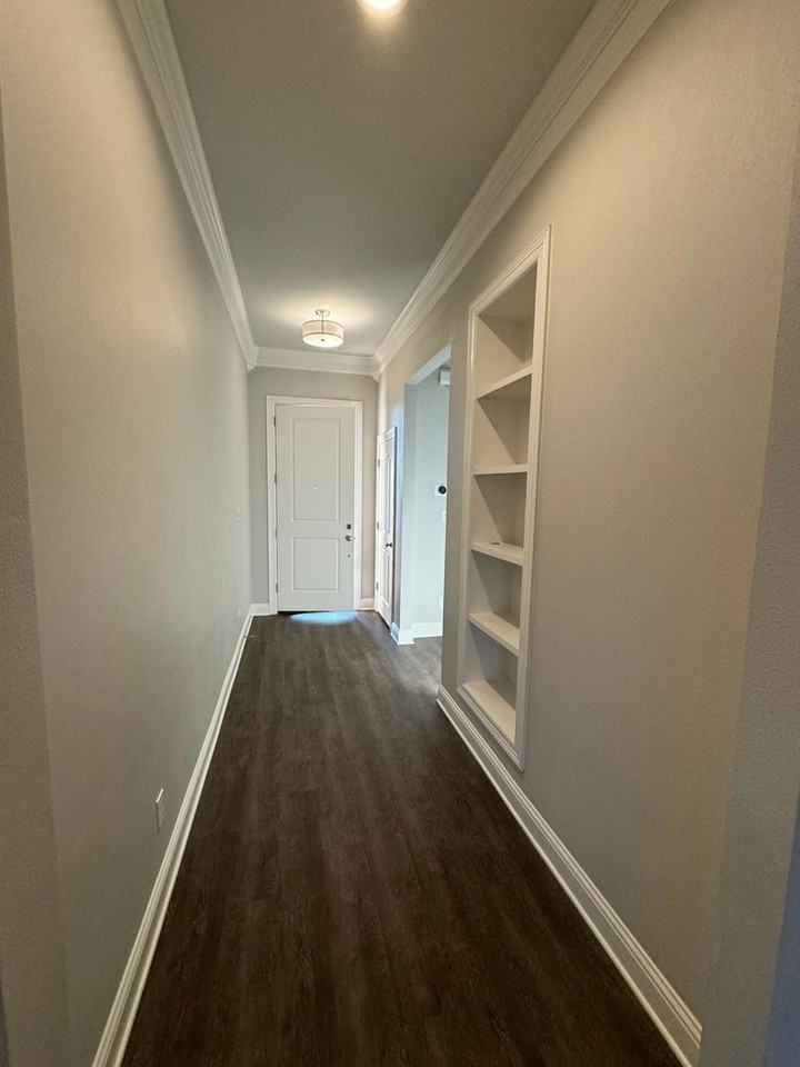 339 Camden Hl - Photo 3 of 16