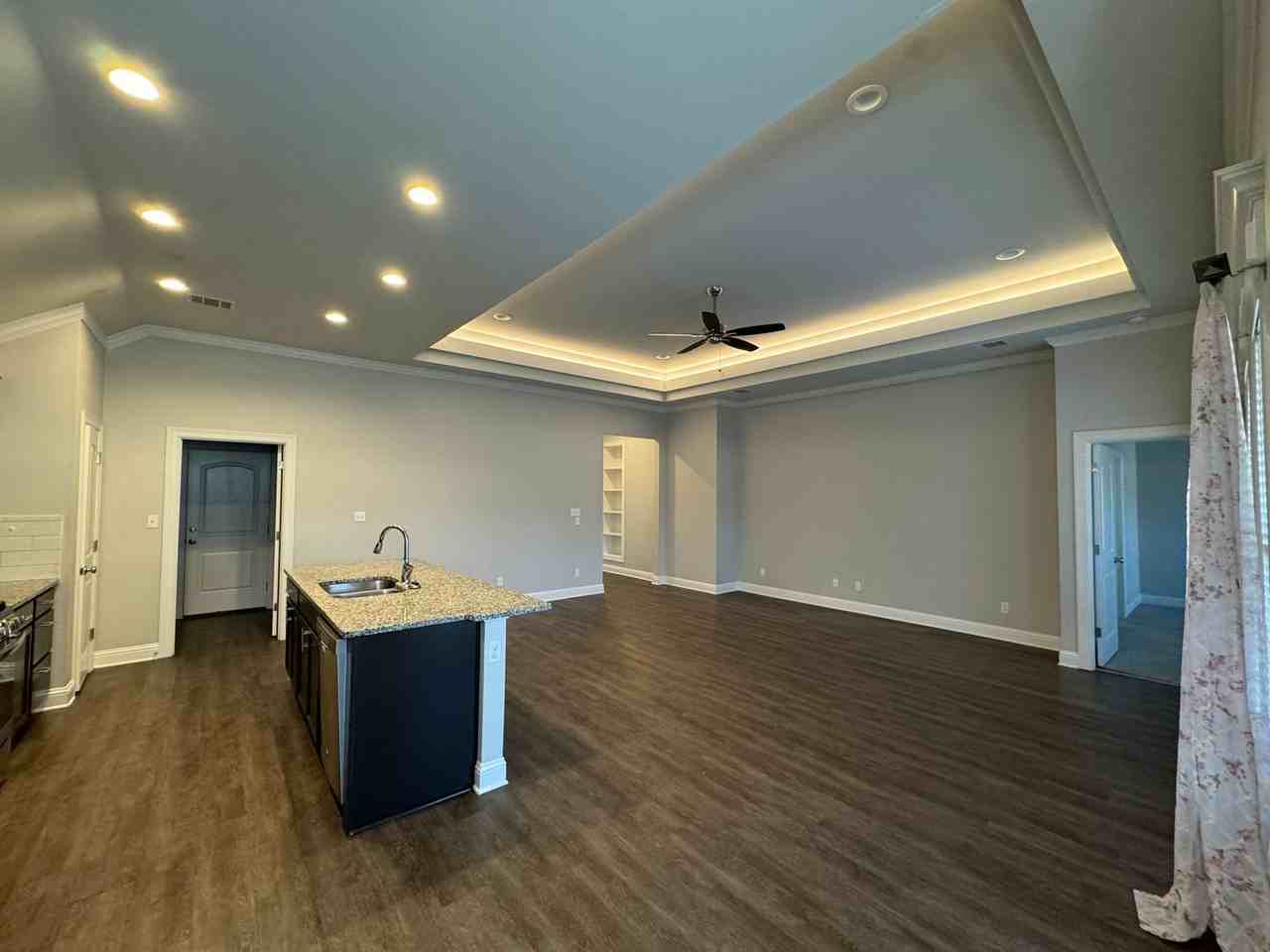 339 Camden Hl - Photo 4 of 16