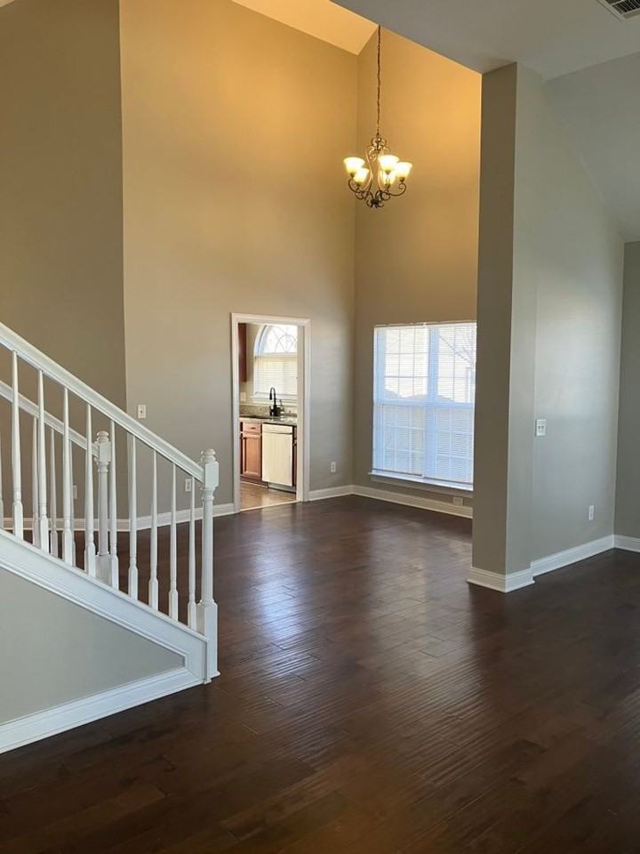 7212 Autumn Crossing Way - Photo 2 of 16