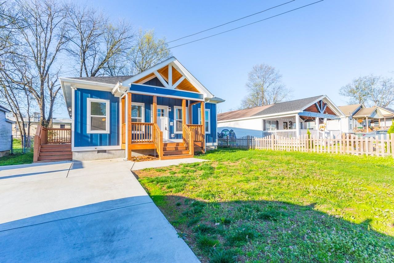 1608 Oak St - Photo 2 of 50