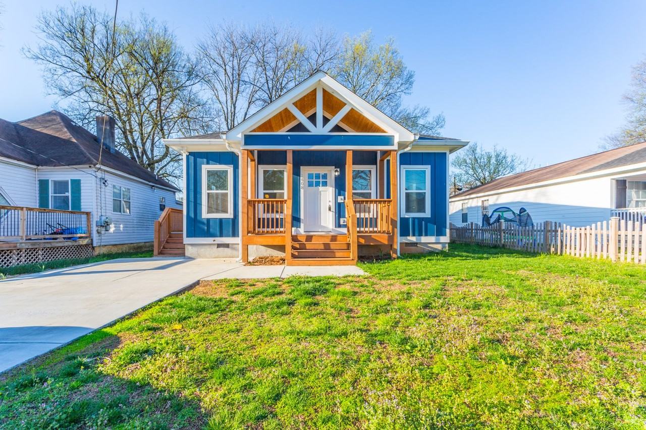 1608 Oak St - Photo 3 of 50