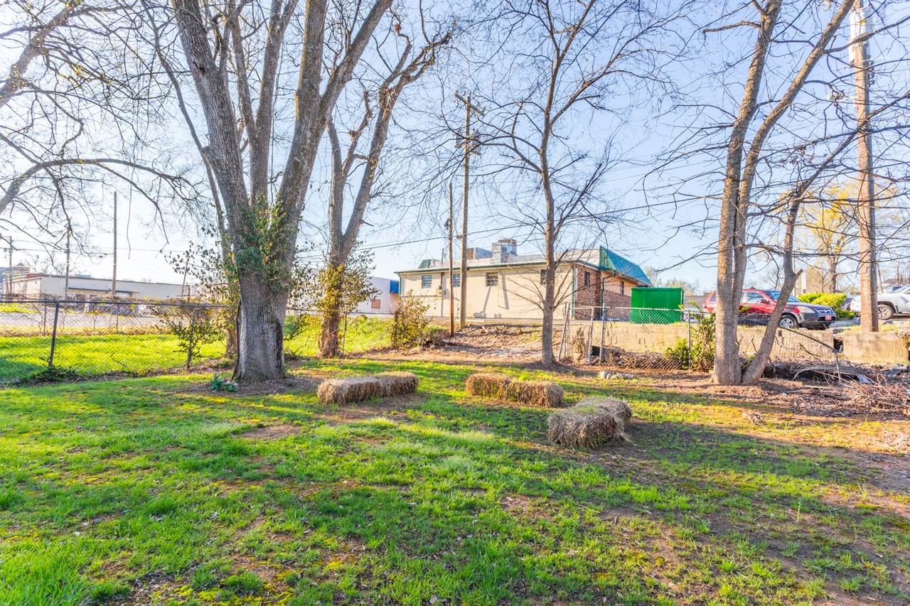 1608 Oak St - Photo 6 of 50