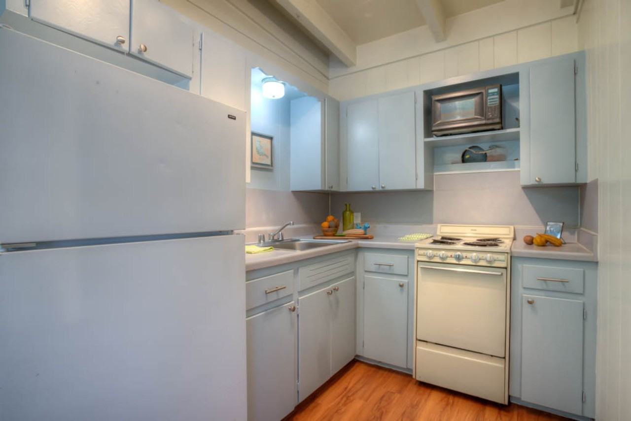 3011 Whitis - Photo 4 of 9