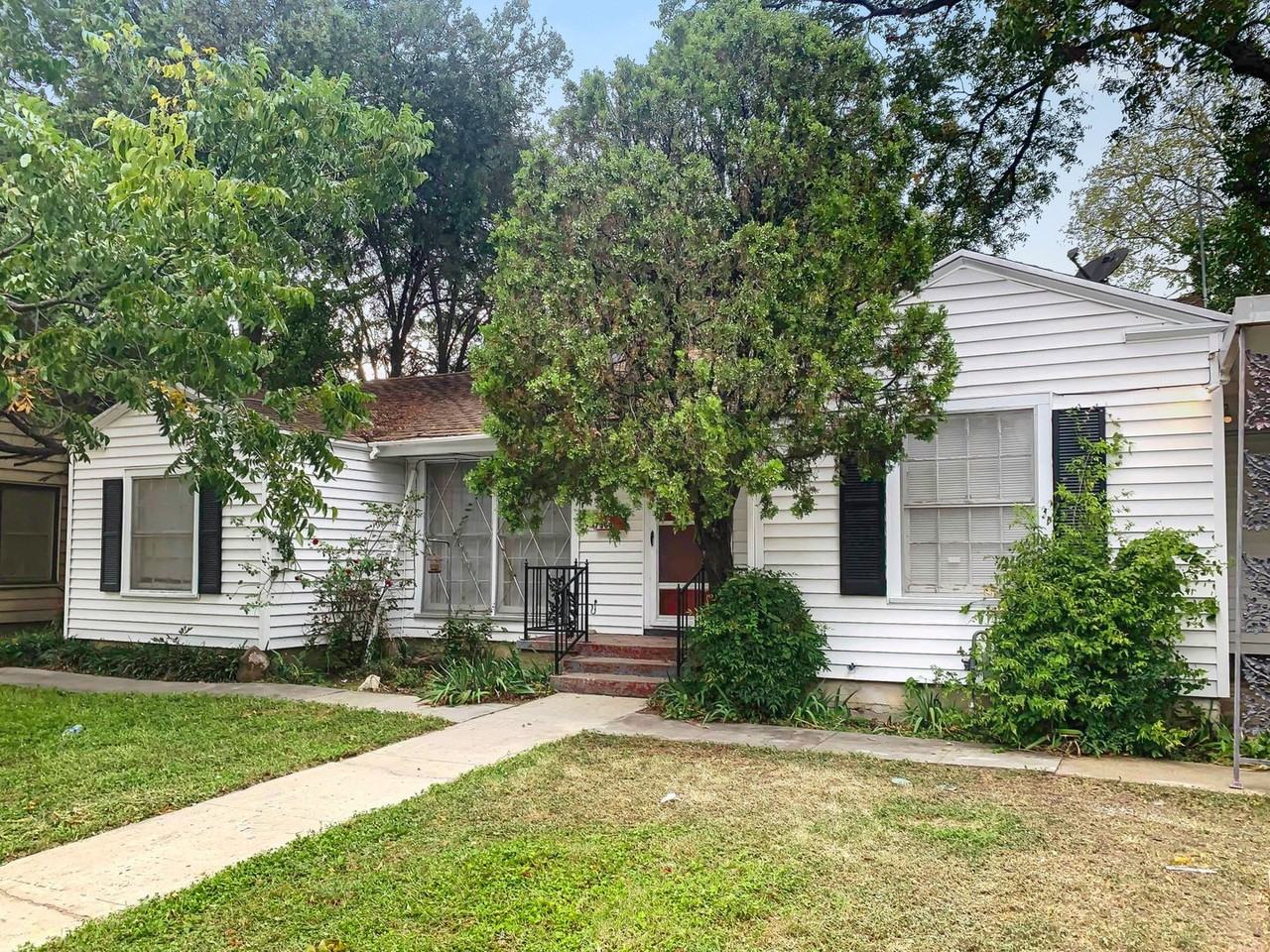 7304 Pensacola Ave - Photo 2 of 22