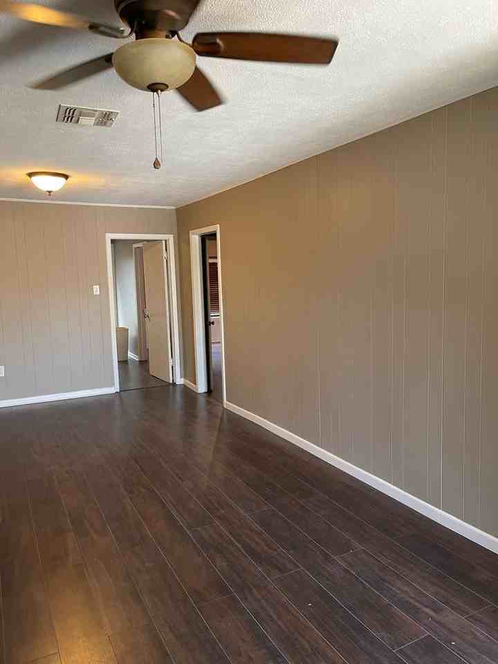 316 W C Ave - Photo 2 of 14