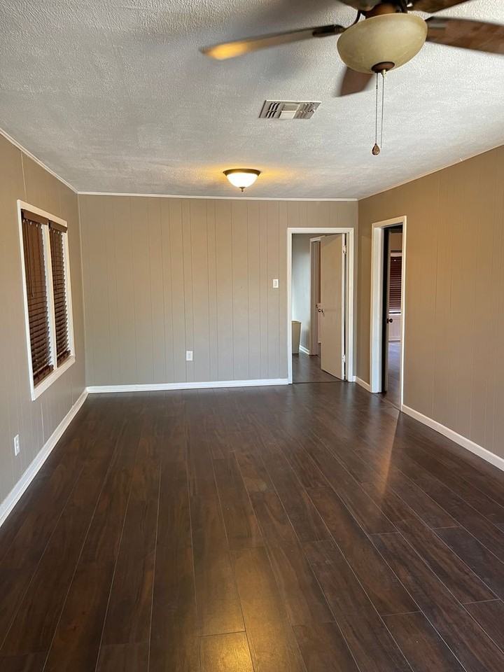 316 W C Ave - Photo 3 of 14