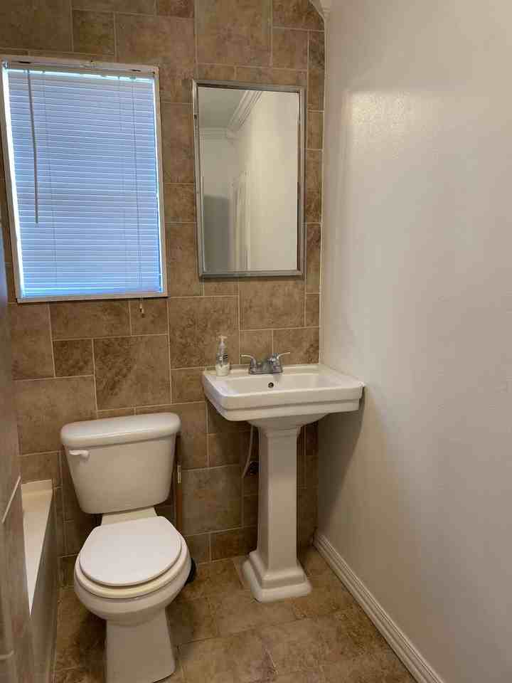 316 W C Ave - Photo 6 of 14