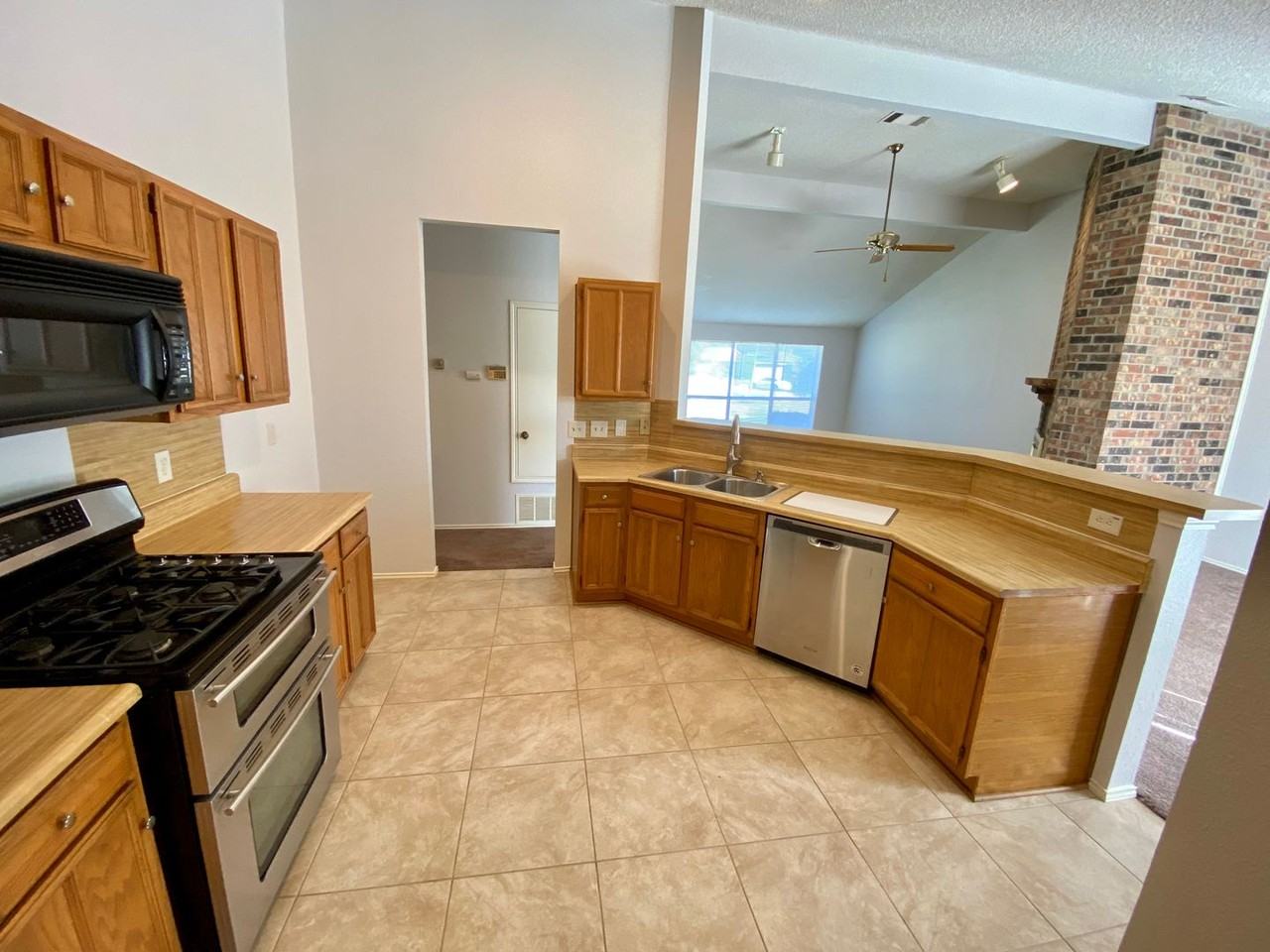 322 Quail Hollow Dr - Photo 4 of 8
