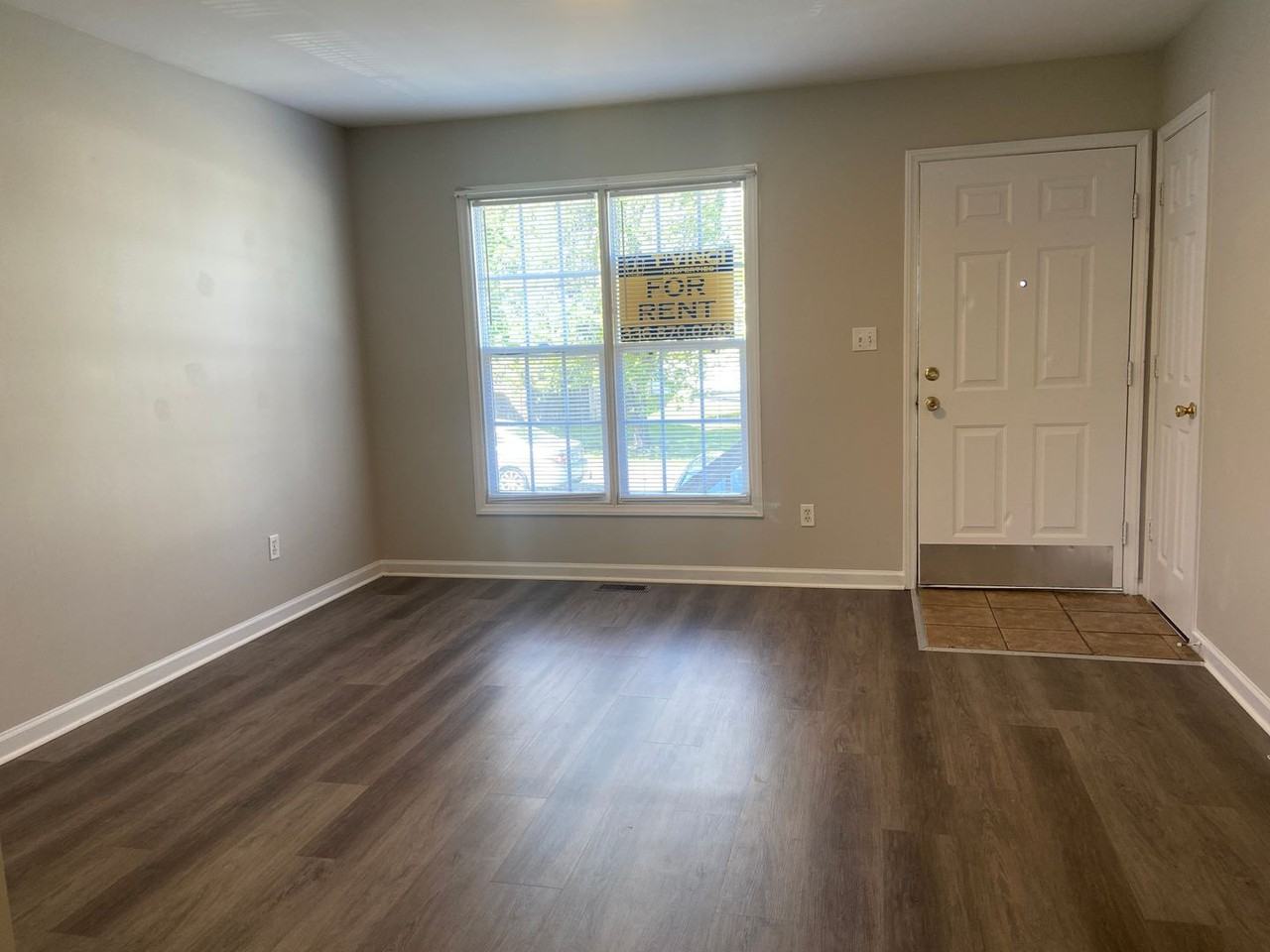 310HS - Photo 2 of 12