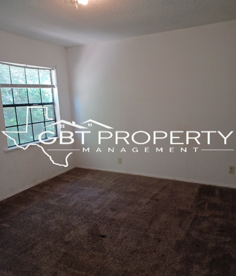 Apartments! - Photo 6 of 11