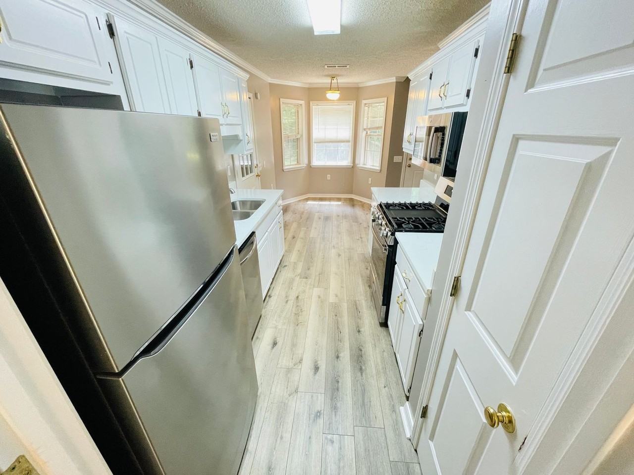 2112 Harris Dr - Photo 6 of 27