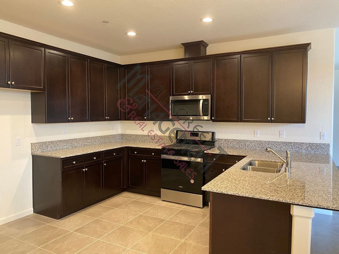 344 W Kimball Ave - Photo 2 of 18