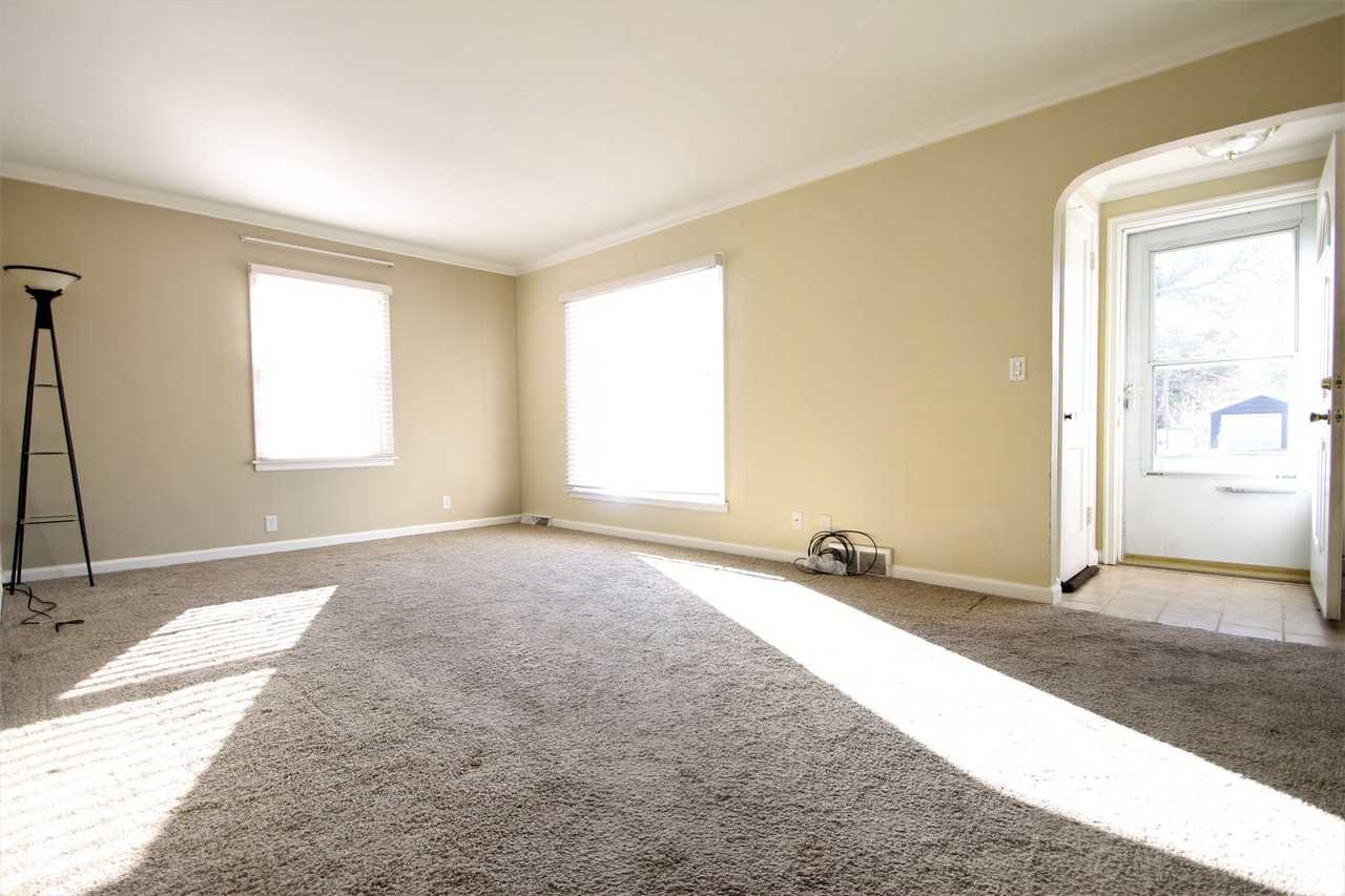 2718 Wyoming St - Photo 2 of 20