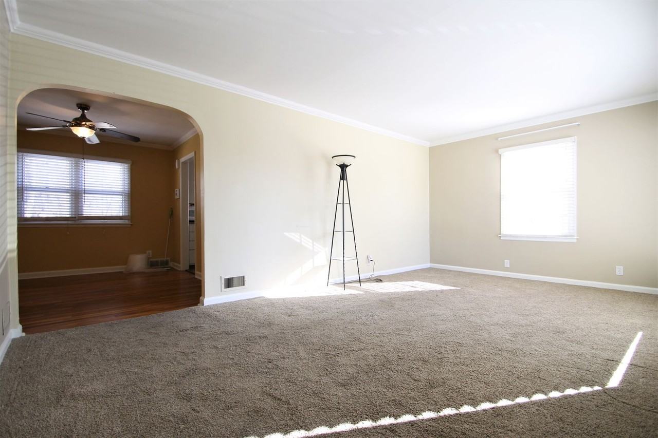 2718 Wyoming St - Photo 3 of 20