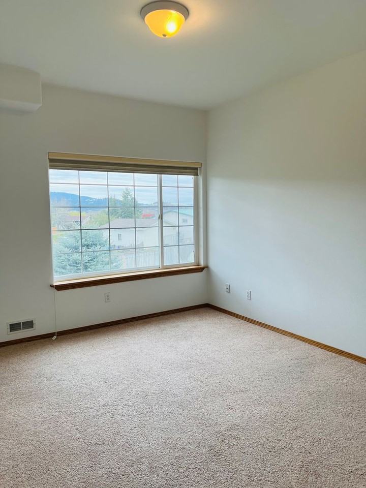 5615 Kristin Ln - Photo 3 of 28