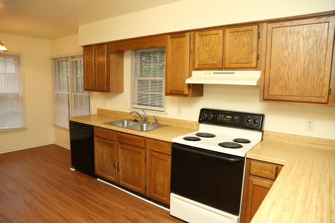 380 Minor Ridge Rd - Photo 2 of 14