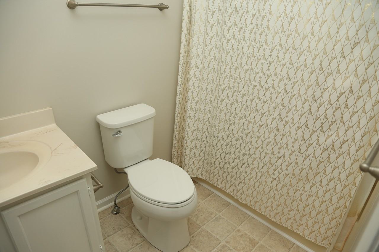 396 Wynridge Ln - Photo 2 of 18