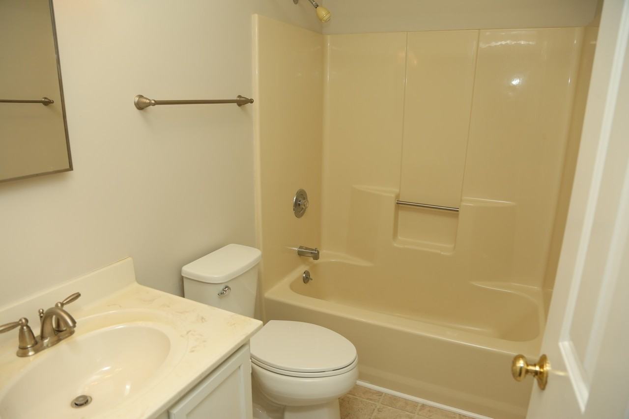 396 Wynridge Ln - Photo 3 of 18