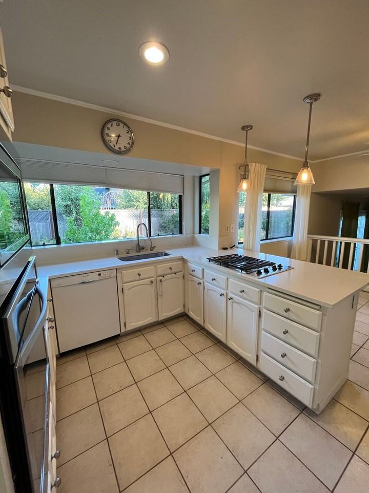 1164 Santa Cruz Way - Photo 7 of 34