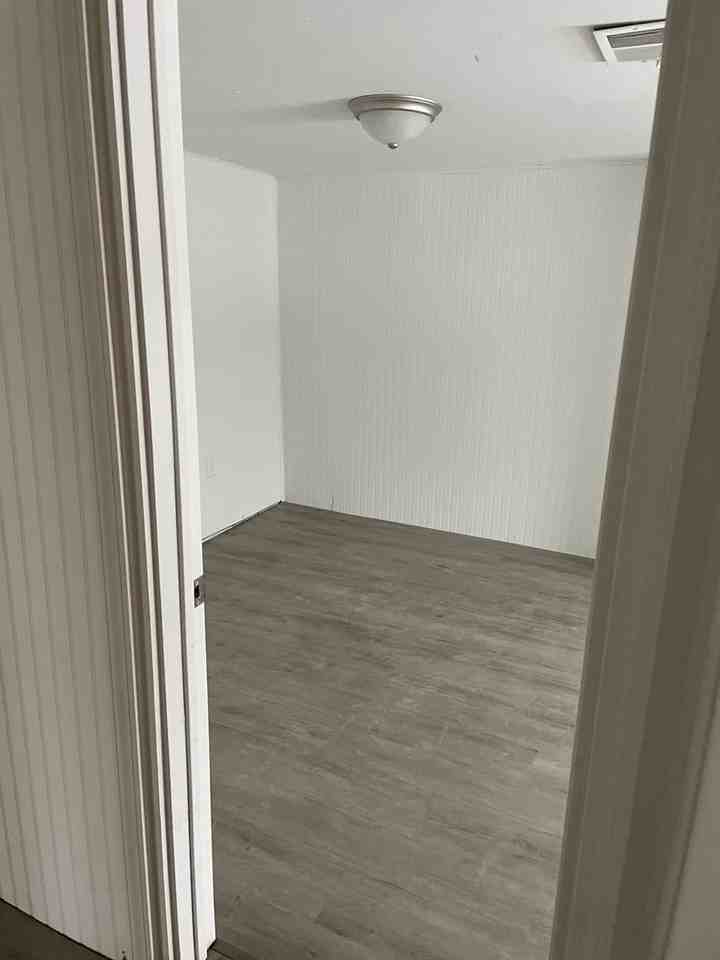 2455 N Broadway Ave - Photo 2 of 21