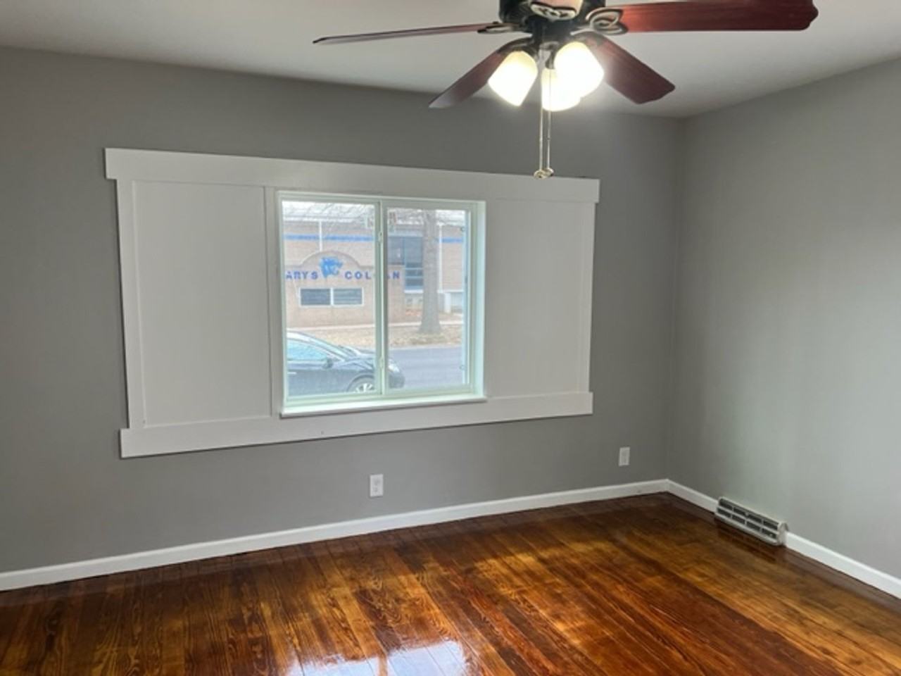 808 N Elm St - Photo 3 of 20