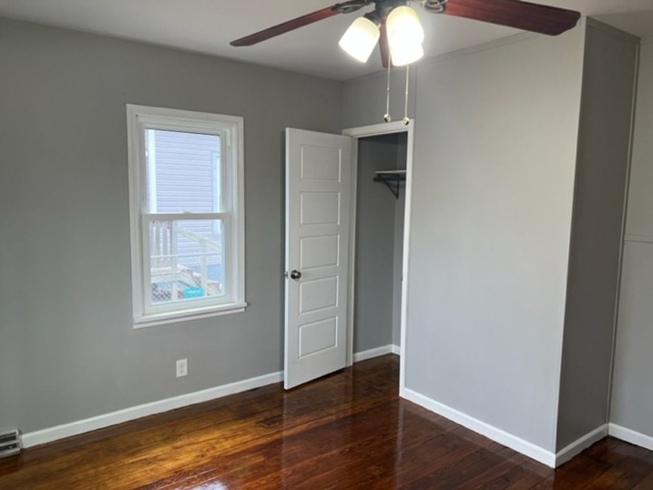 808 N Elm St - Photo 4 of 20