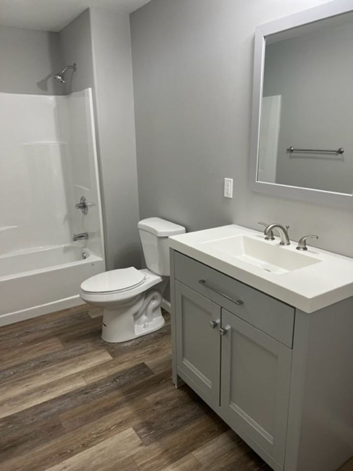 808 N Elm St - Photo 7 of 20