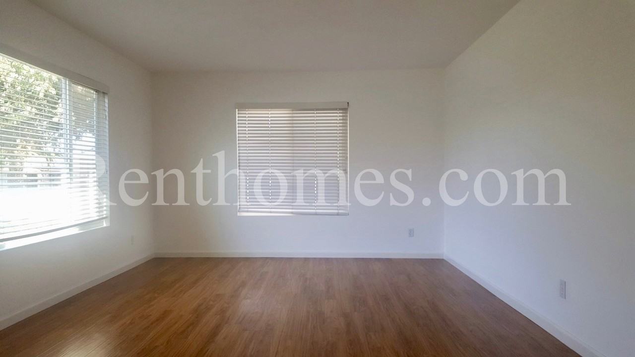 10019 Knight Dr - Photo 2 of 19