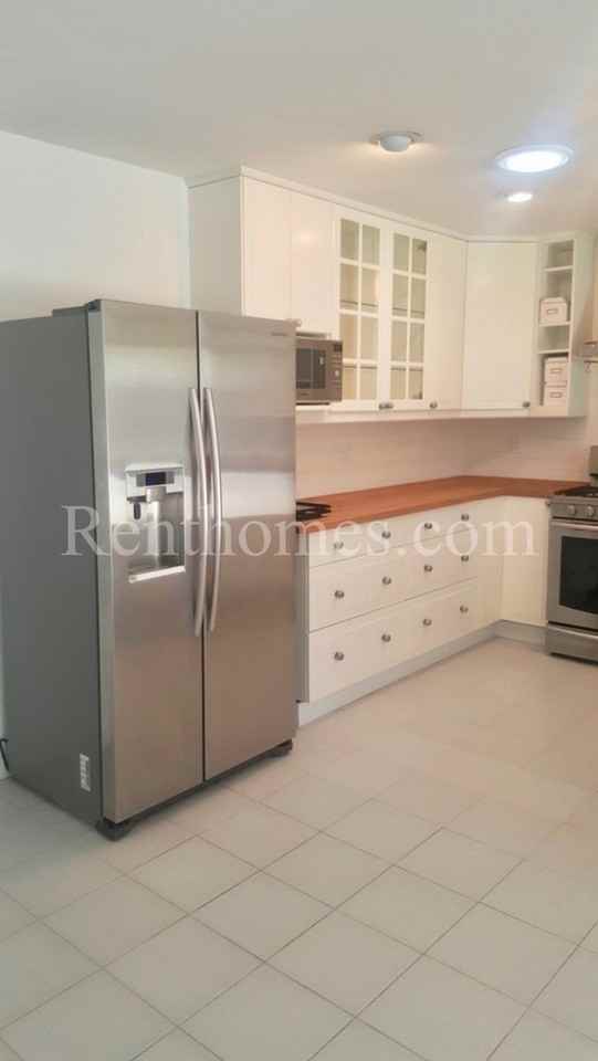 10019 Knight Dr - Photo 4 of 19