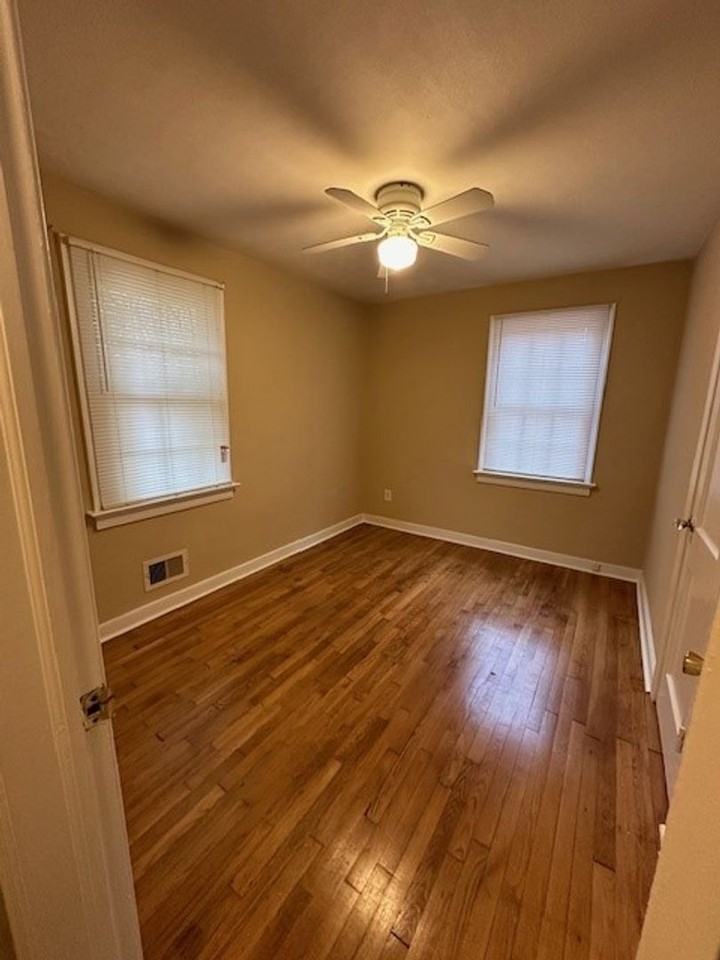 106 Bethune Dr - Photo 4 of 11