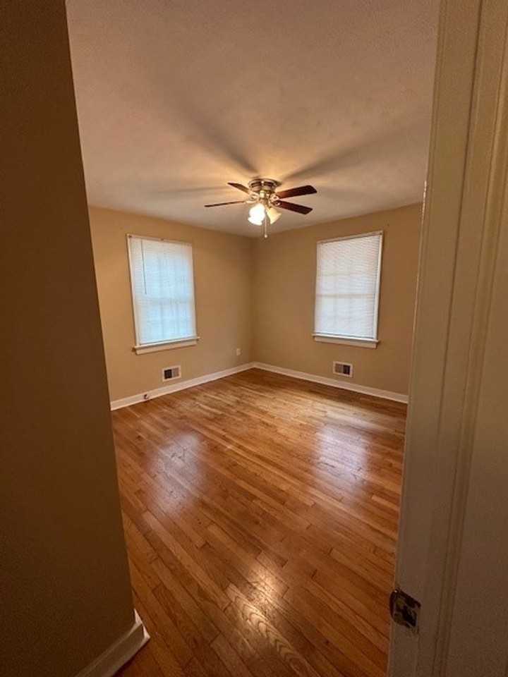 106 Bethune Dr - Photo 6 of 11