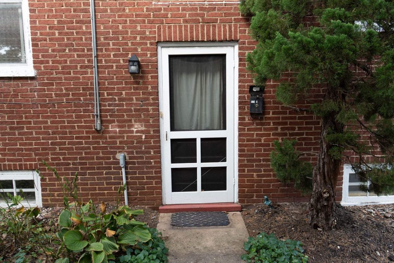 620 Ridge St #B - Photo 3 of 10