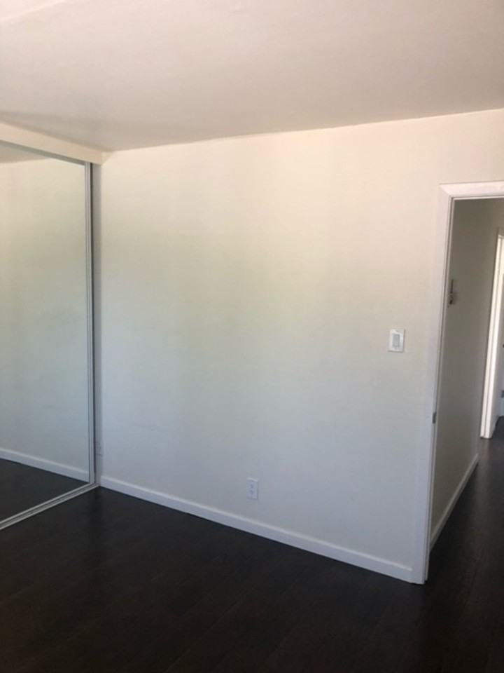 Tuxedo Flats LP - Photo 6 of 8