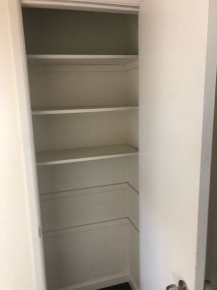 Tuxedo Flats LP - Photo 7 of 8